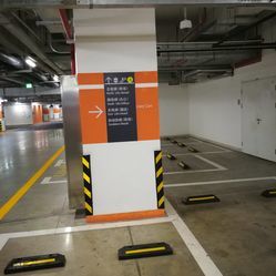上海中心大廈地下停車庫